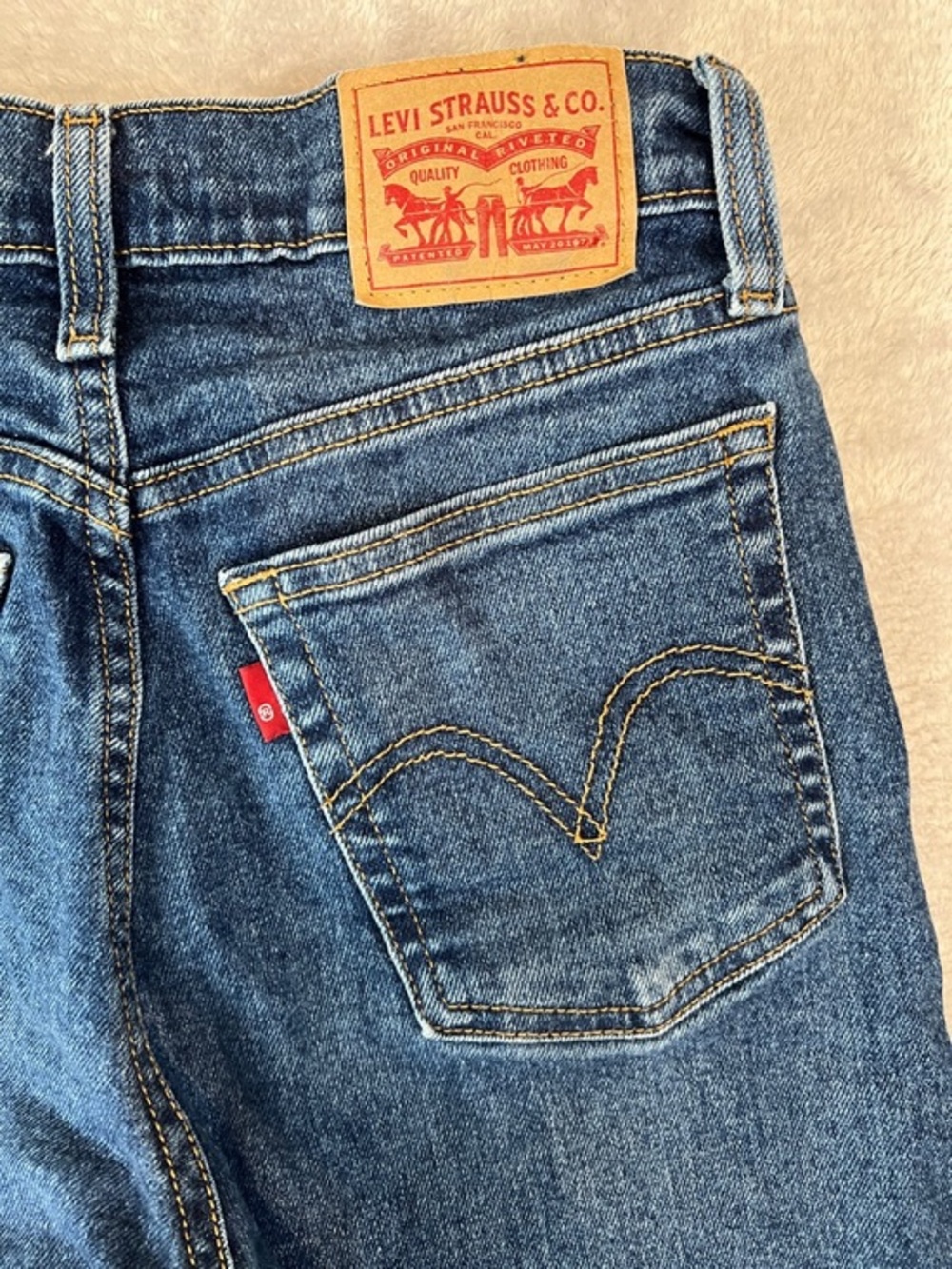 Levi's Women's Wedgie Straight Jeans 27 High Rise Dark Wash‎ Button Fly - Picture 2 of 12
